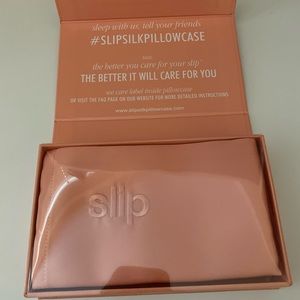 Slip silk pillowcase new in peach